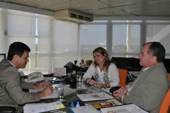 Ivana Bastos participa de audiência na Seagri