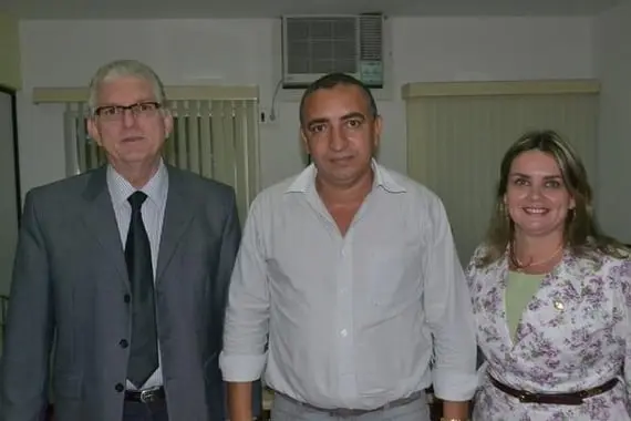 Ivana Bastos acompanha andamento de obras da Cerb no município de Urandi