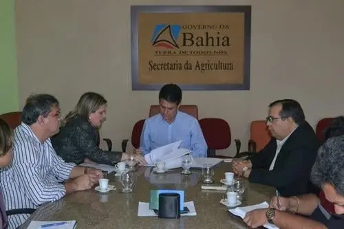 Deputada intermedia pedidos de Lagoa Real e Livramento em audiência na Seagri