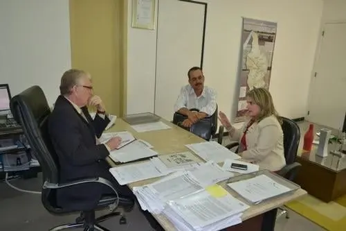 Em reunião na Cerb, parlamentar protocola mais solicitações