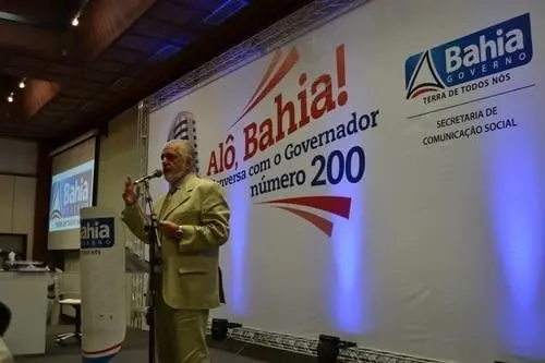 Jaques Wagner comemora programa de número 200 do Conversa com o Governador