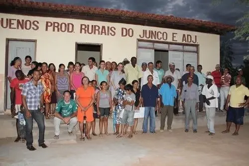 Ivana Bastos comemora construção de cisternas em comunidade de Candiba