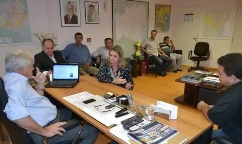 Ivana Bastos e comitiva de Ituaçu reúnem-se com Otto Alencar
