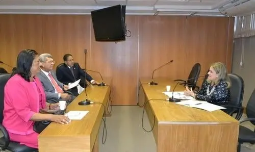 Ivana Bastos manifesta preocupação com a paralisação das obras do lote 4 da Fiol