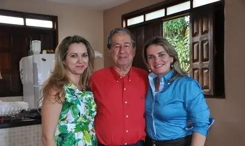 Ivana Bastos visita município de Candiba