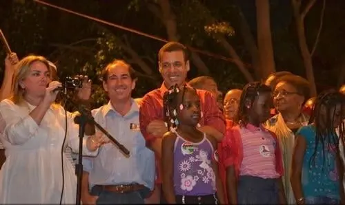 Ivana Bastos participa de comício em Malhada