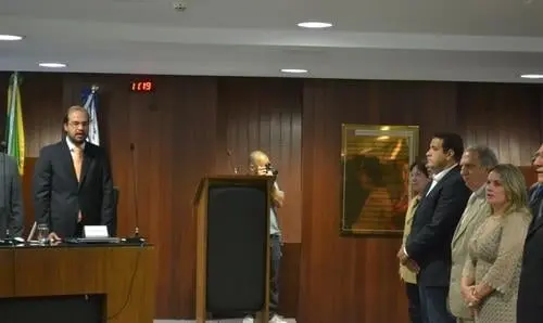 Ivana Bastos parabeniza Gildásio Penedo na posse como conselheiro do TCE