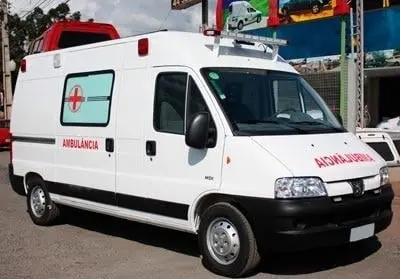 Serra do Ramalho recebe ambulância do Governo do Estado