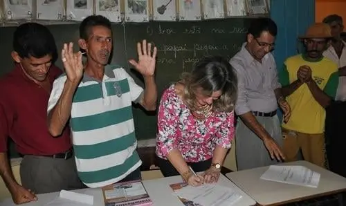 Deputada firma convênio para a Mecanização Agrícola de Tapuio