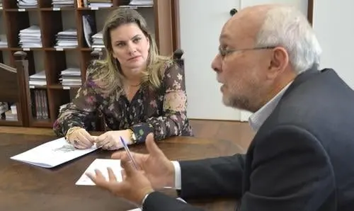  Ivana Bastos pede celeridade nas obras do Centro Cultural de Guanambi