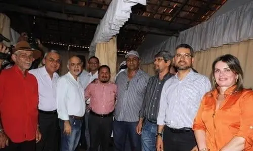 Deputada parabeniza Santa Maria da Vitória pela passagem do aniversário