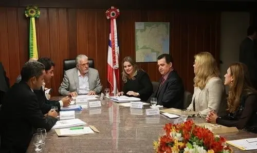 Ivana Bastos participa de audiência com o governador acompanhada de prefeitos