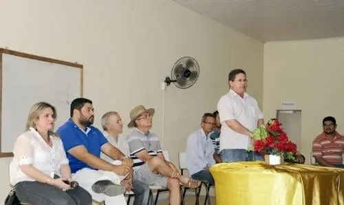 Ivana Bastos participa de distribuição de mudas de palma em Serra Dourada