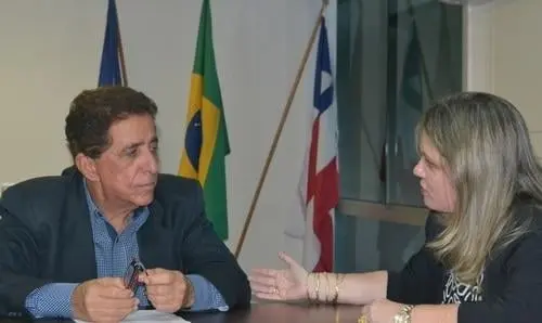 Deputada acompanha demandas na Secretaria de Educação