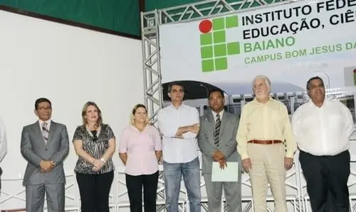 Ivana Bastos acompanha governador na entrega de IFBaiano de Bom Jesus da Lapa