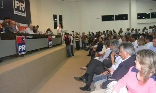Ivana Bastos participa de ato do PR em apoio a Rui Costa e Otto Alencar