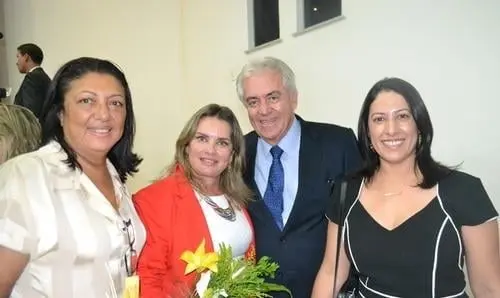 Governador assina pacto de combate à violência contra a mulher