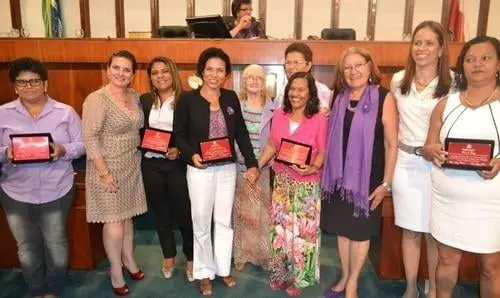 Deputada homenageia presidente de associação de Riacho de Santana