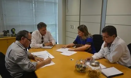 COELBA: Ivana Bastos cobra celeridade em obras de iluminação pública 