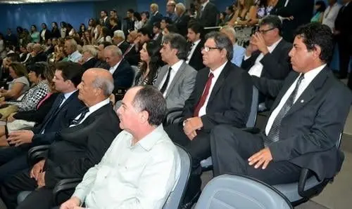 Prefeitos de Dom Basílio e Lagoa Real prestigiam novo presidente do TRE