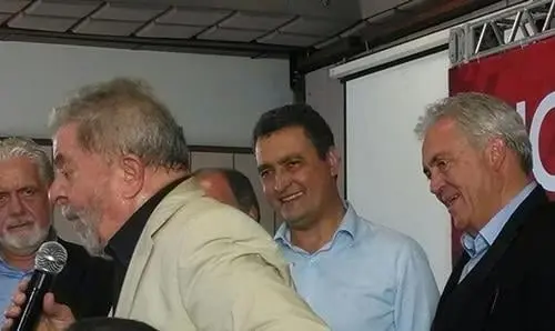 Ex-presidente Lula participa de reunião do Programa de Governo Participativo do 