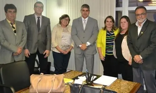 Deputada e comitiva de Caetité se reúnem com secretário de Segurança Pública