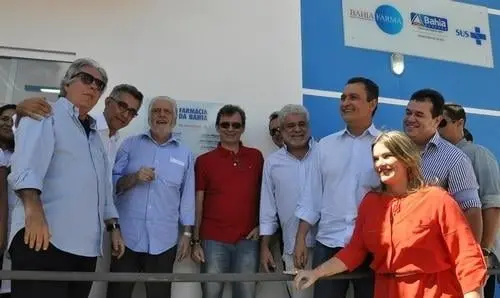 Rio de Contas: deputada participa de entrega de unidade da Farmácia Bahia