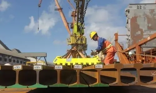 Fiol recebe terceiro lote de trilhos