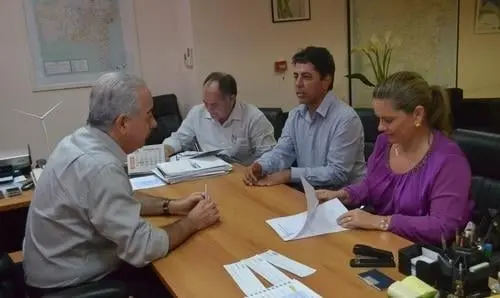 Ivana Bastos e prefeito de Lagoa Real solicitam obras à Seinfra