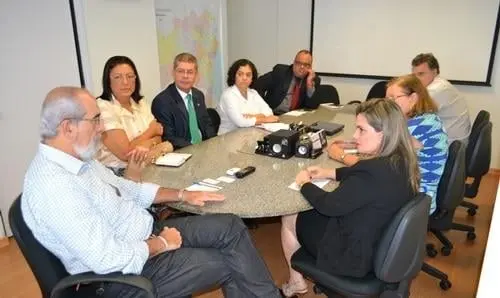 Deputados se reúnem com secretário da Casa Civil