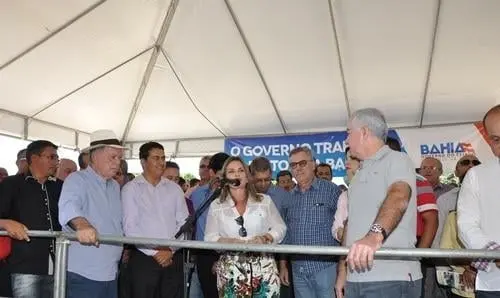 Deputada cobra obras de pavimentação para Caculé, Licínio de Almeida e Urandi