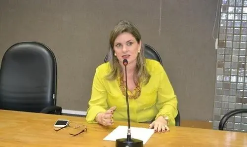Deputada mobiliza caravana a Brasília em busca de soluções para as obras da Fiol