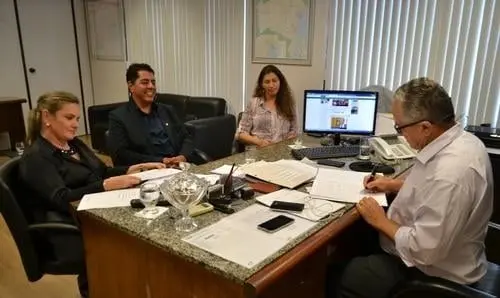 Lagoa Real: deputada e prefeito apresentam demandas na Serin
