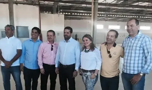 Ivana Bastos acompanha secretário durante visita às obras do SAC de Guanambi
