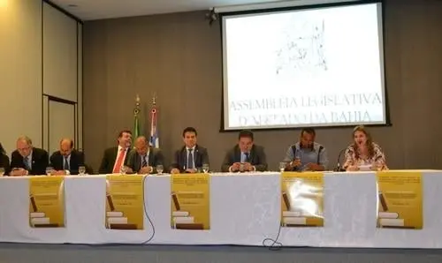 Ivana Bastos debate criação da universidade da Chapada e do Nordeste da Bahia 
