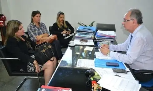 Ivana Bastos ratifica pedido de implantação do curso de medicina em Guanambi