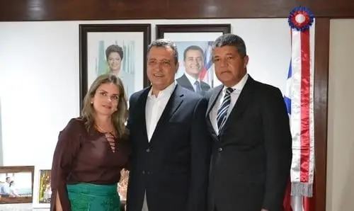 Deputada, prefeito e governador se reúnem em prol de Lajedinho