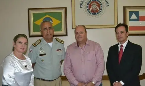 Deputada Ivana Bastos solicita implantação de Colégio Militar em Guanambi