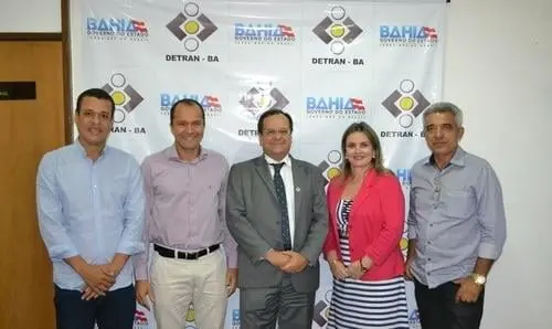 Carinhanha: deputada e prefeito cobram celeridade na implantação de sinalização