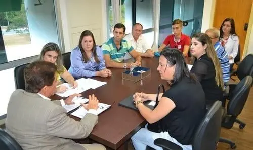 Caetité: Ivana Bastos e comitiva se reúnem com secretário de Educação