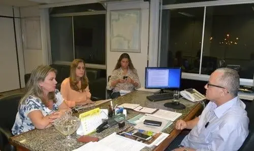Ivana Bastos e prefeita de Sebastião Laranjeiras buscam obras para o município