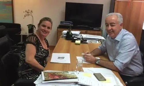 Deputada solicita pavimentação para anel viário ente rotatória da BR 030 à BA161