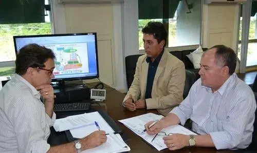 Secretário de Educação recebe demandas de Lagoa Real