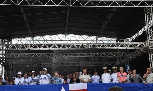 Deputada Ivana Bastos participa das comemorações do 2 de Julho em Caetité