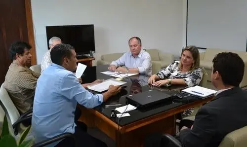 Deputada e prefeito de Palmeiras apresentam demandas na Serin e SIHS
