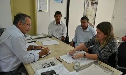 Na CERB, deputada solicita mais acesso à água para população de Palmeiras