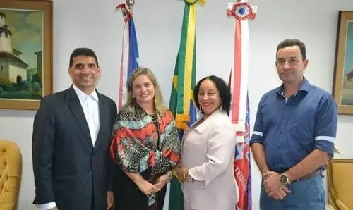 Deputada e prefeitos solicitam permanência de fóruns em Mucugê e Igaporã