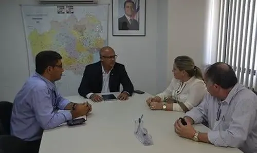 Ivana Bastos e prefeito de Iuiu buscam ações de combate a seca na SUDEC