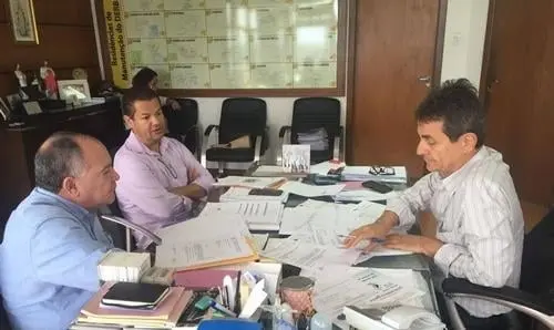 Prefeito de Lajedinho reitera pedido de melhoria do acesso a loteamento popular