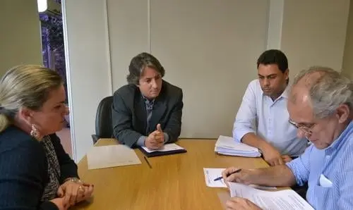 Deputada e vereador de Guanambi buscam melhorias para o sistema de transporte